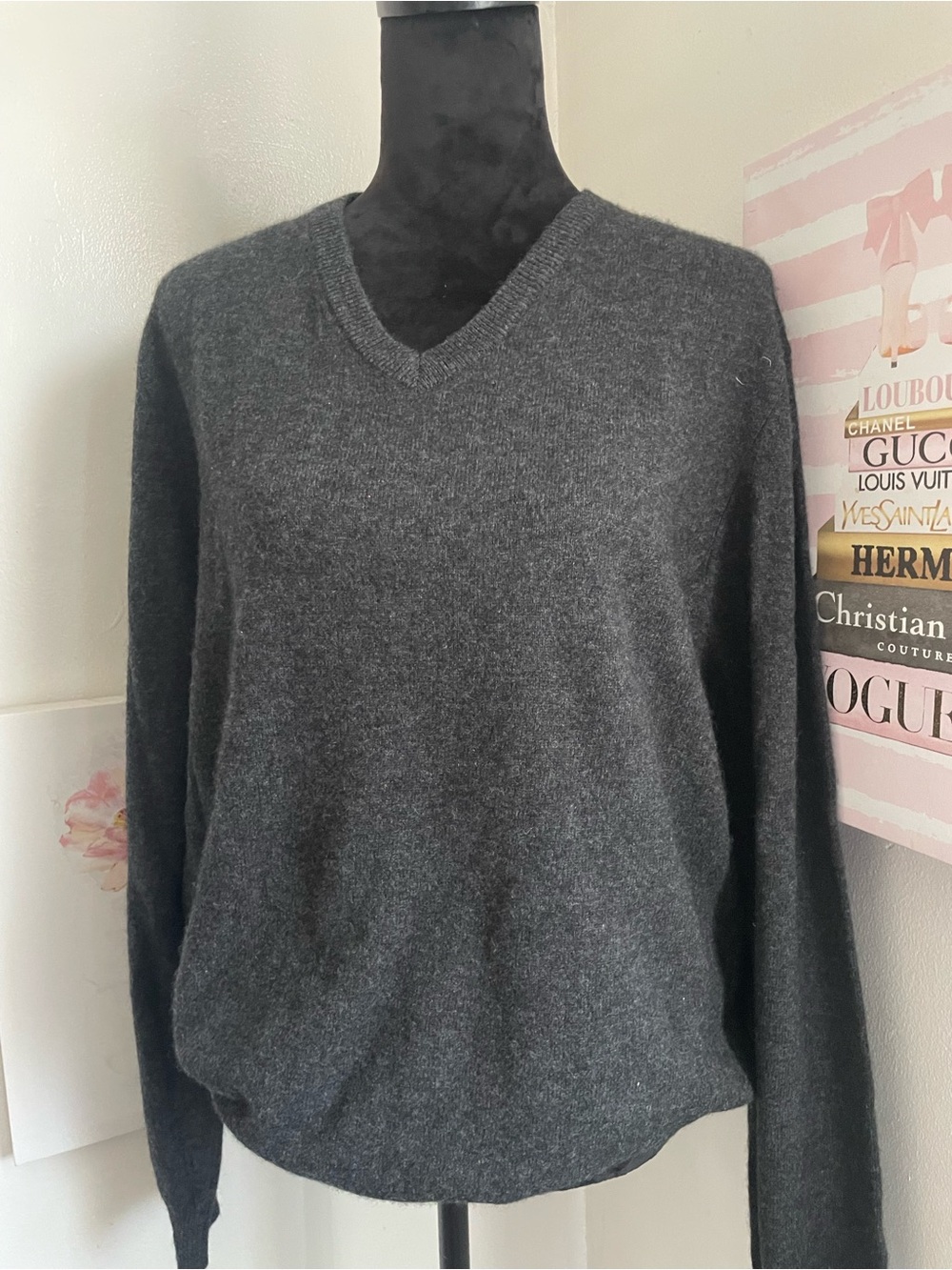 Cashmere Club Room Luxury Men’s V-Neck Sweater - Charcoal Gray